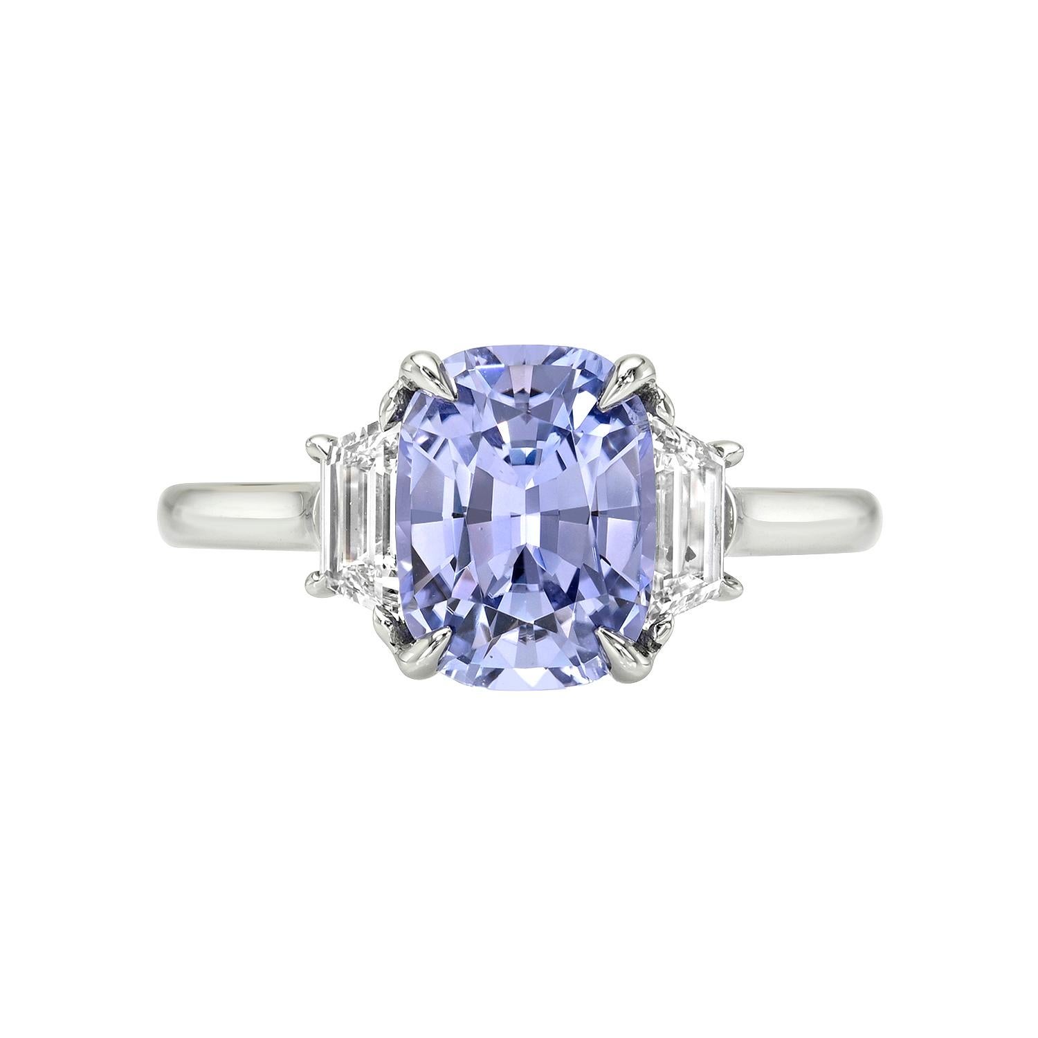 Anello di fidanzamento in platino con zaffiro blu viola da 2,79 carati con taglio a cuscino - GIA In condizioni Nuovo in vendita a Beverly Hills, CA