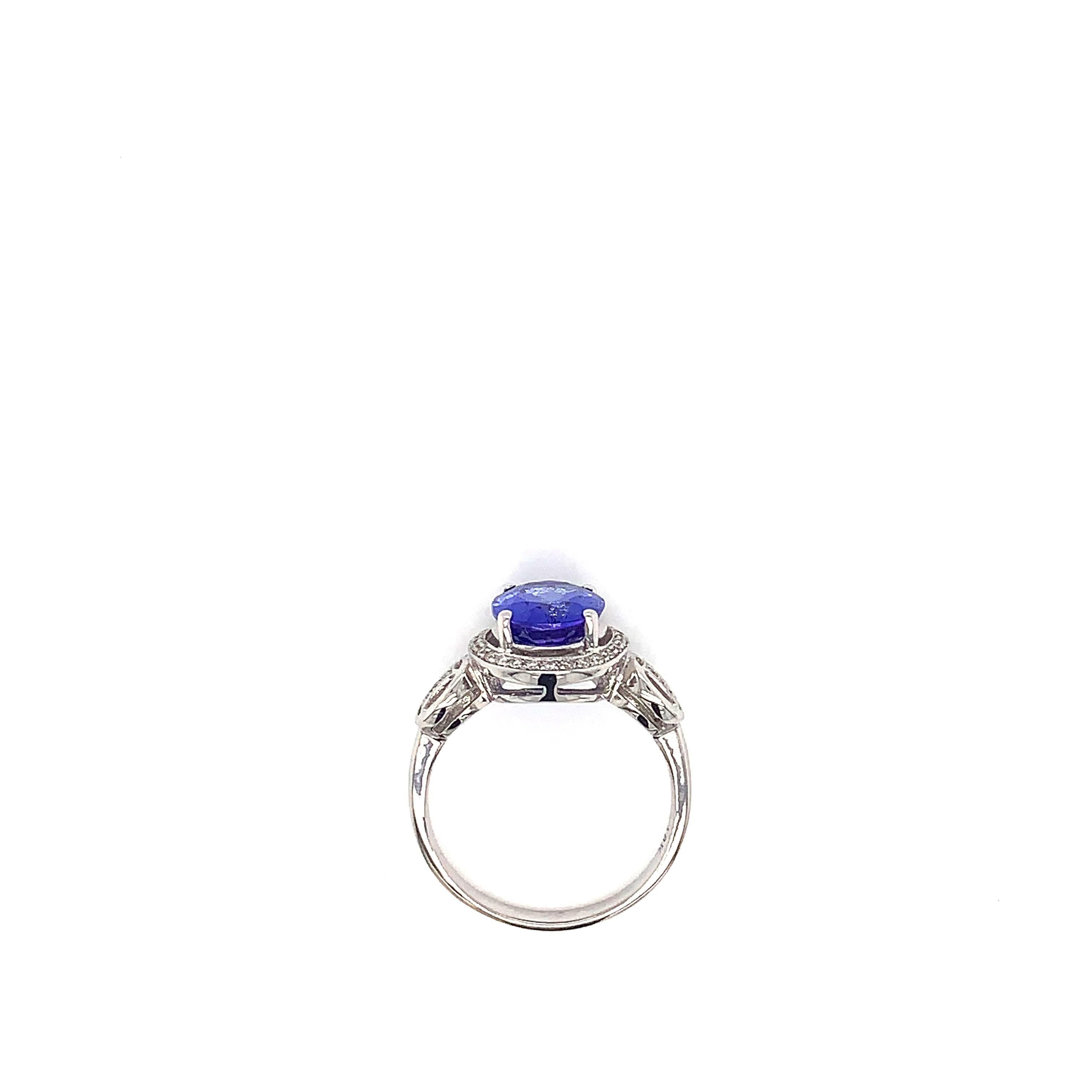 2.790 Carat Oval Shaped Tanzanite Ring in 18 Karat White Gold with Diamonds In New Condition For Sale In Hong Kong, HK