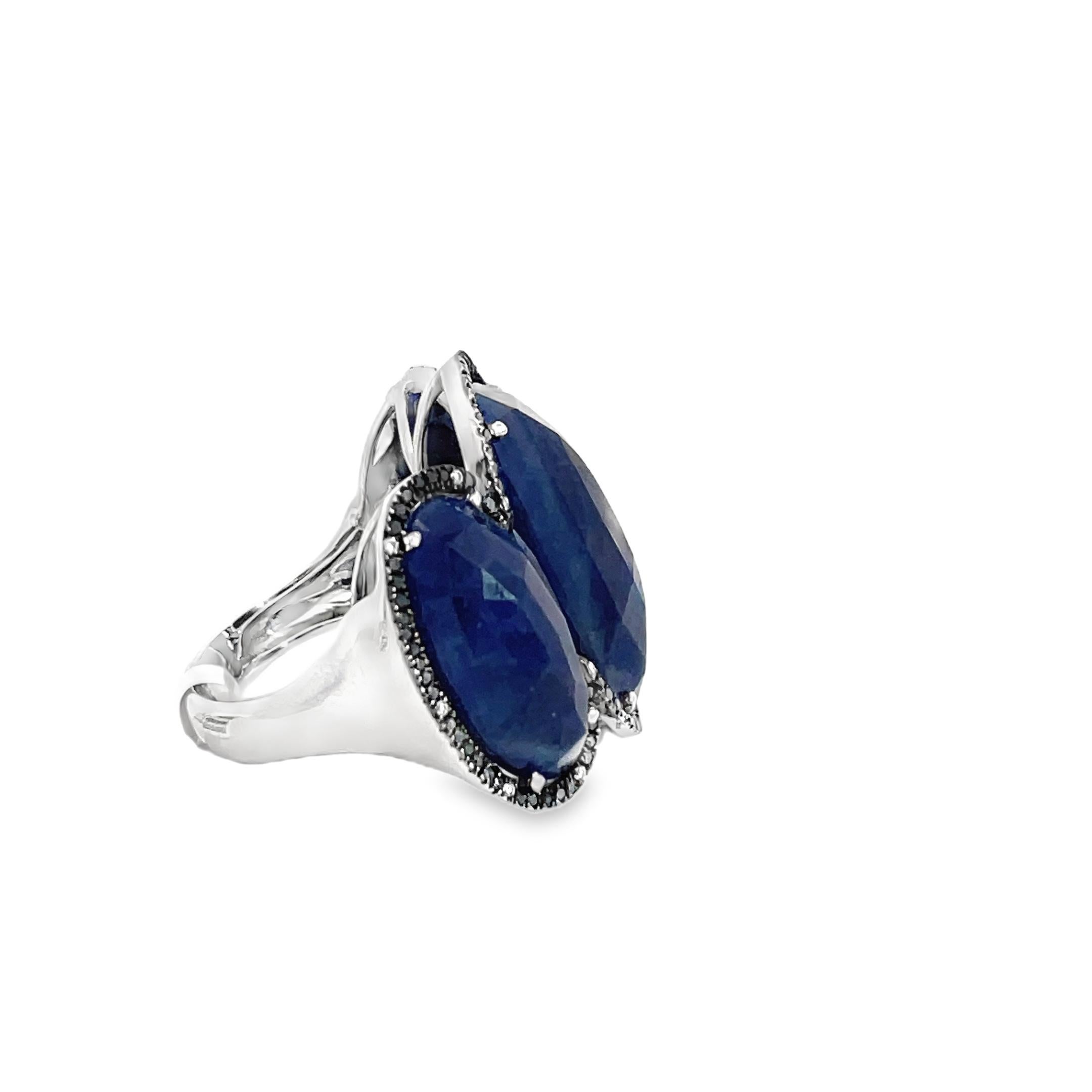 Bague à trois pierres, saphir taille rose et diamants 27,91 Unisexe en vente