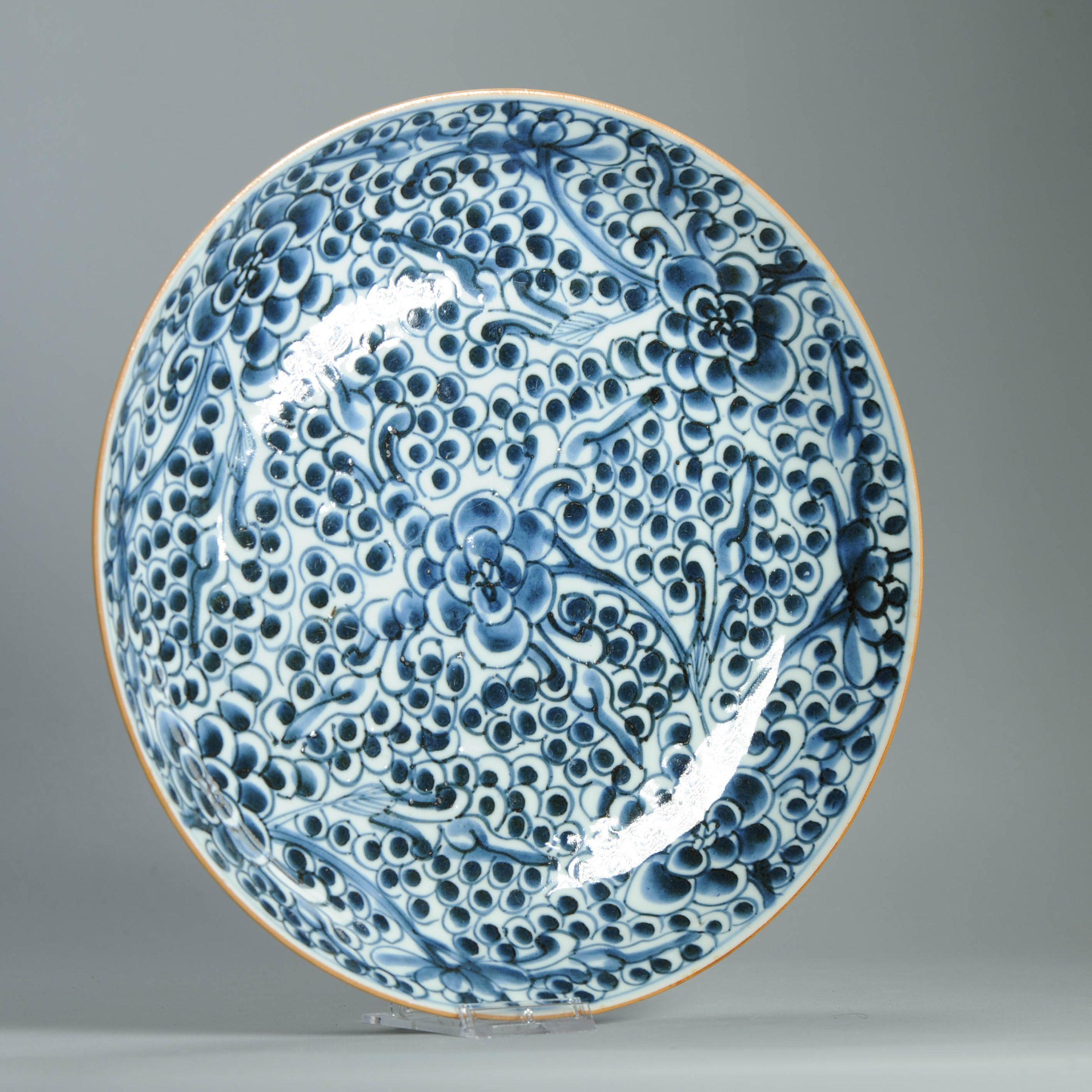 27.9CM Antique 18C Chinese Porcelain Dish Frogspawn Flower Cobalt Blue For Sale 5