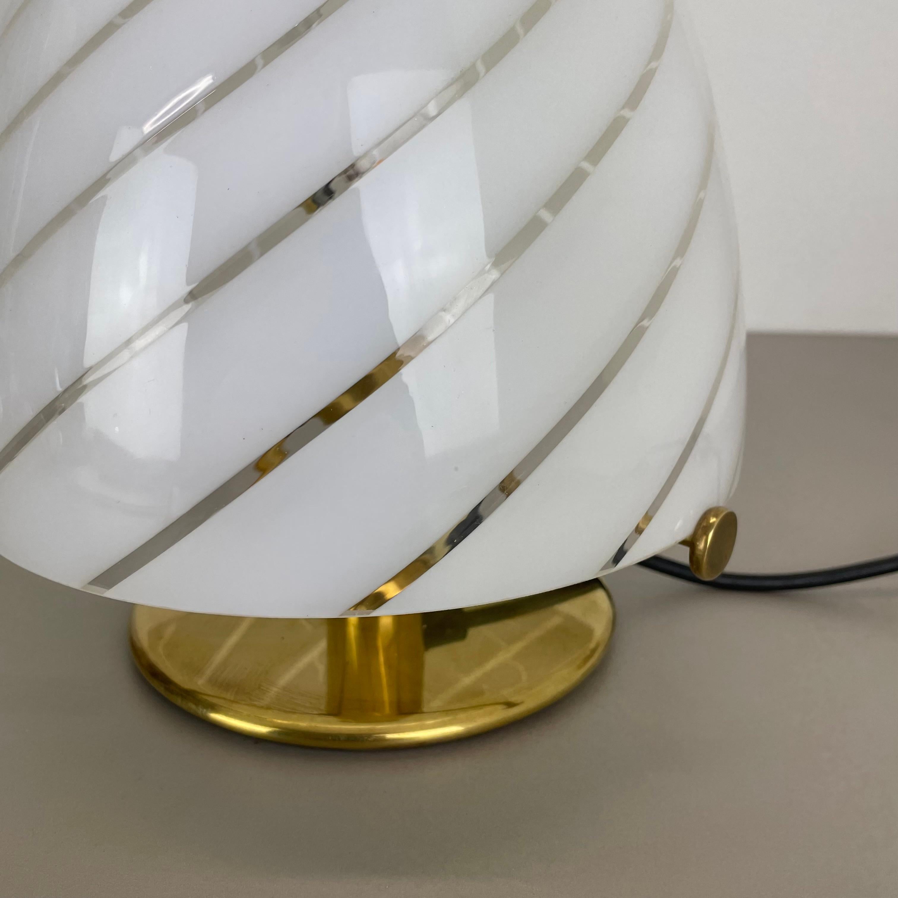 Lampe de bureau SWIRL de 27 cm en verre de Murano fabriquée par Vetri Murano, Italie, 1970 en vente 2