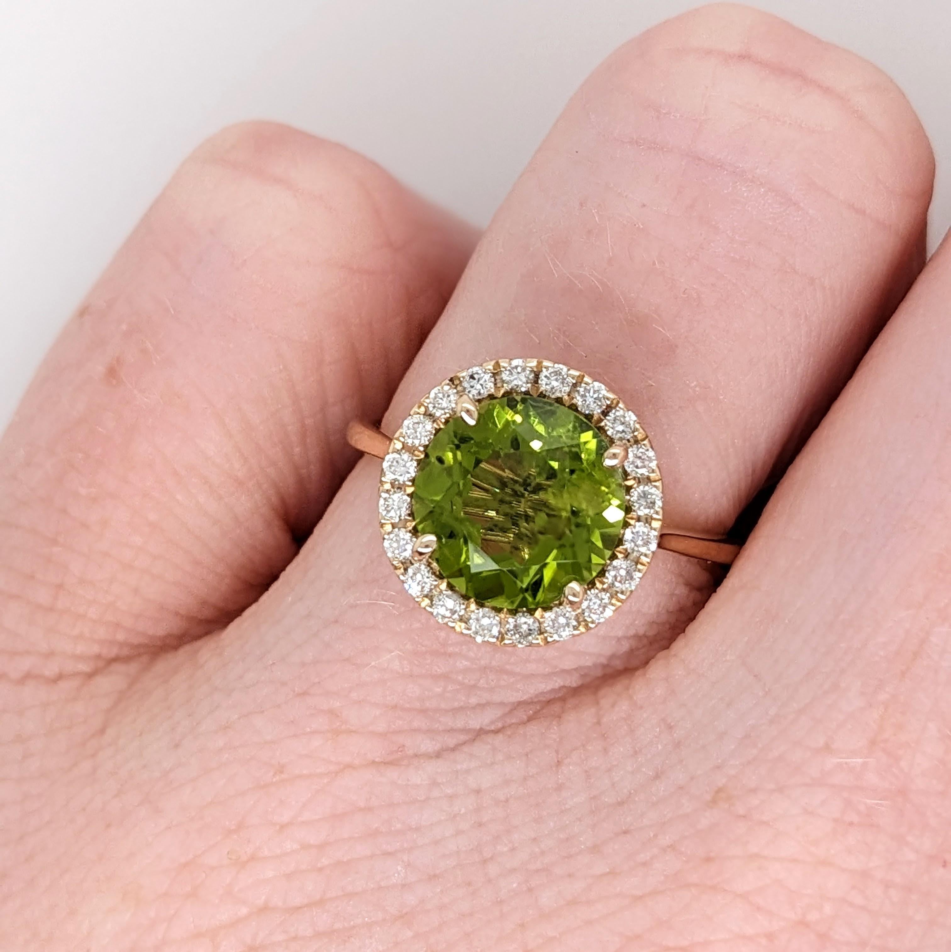 2.7ct Sparkling Peridot Ring w Natural Diamonds in Solid 14k Gold Round 9mm In New Condition For Sale In Columbus, OH