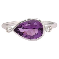 Bague en améthyste zambienne de 2,7cts avec diamants naturels : Or blanc 14K, poire 12x8mm