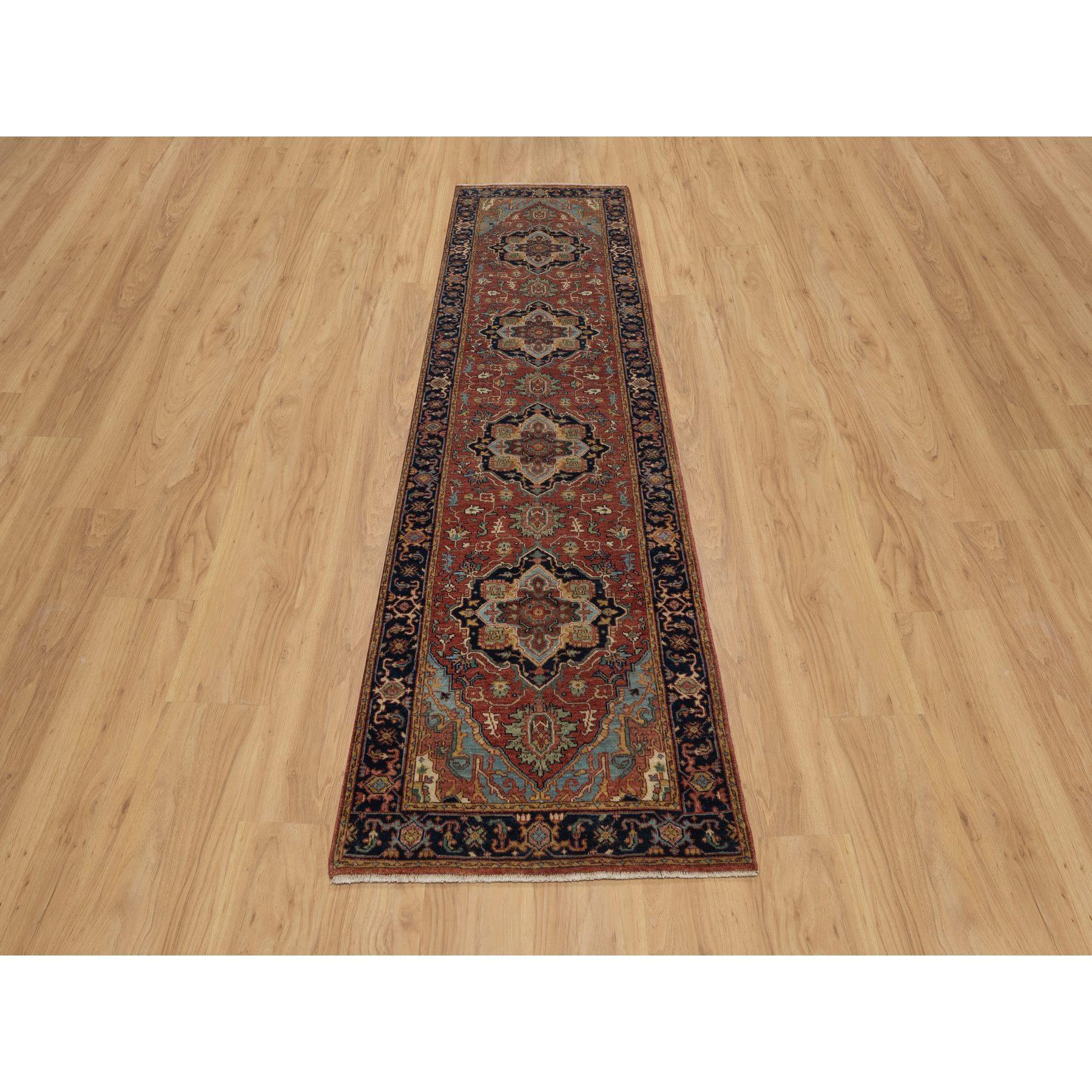 Auburn Red, Antiqued Fine Heriz Re-Creation, Denser Weave, Hand Knotted, 100% Wool, Vegetable Dyes, Lush and Plush, Runner, Oriental Rug
Matières premières : Laine
Latex : Pas de poils 
hauteur : 0,25 pouces
Style : Traditionnel
Couleur primaire :