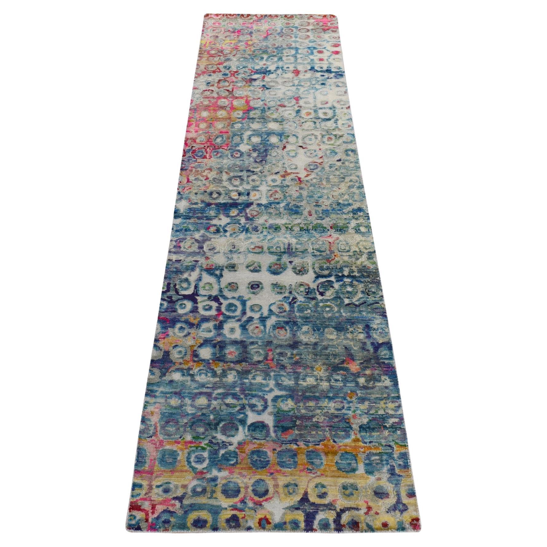 2'7 "x10'2" Cambridge Blue, THE PEACOCK, Sari di seta, annodato a mano, Runner, Tappeto