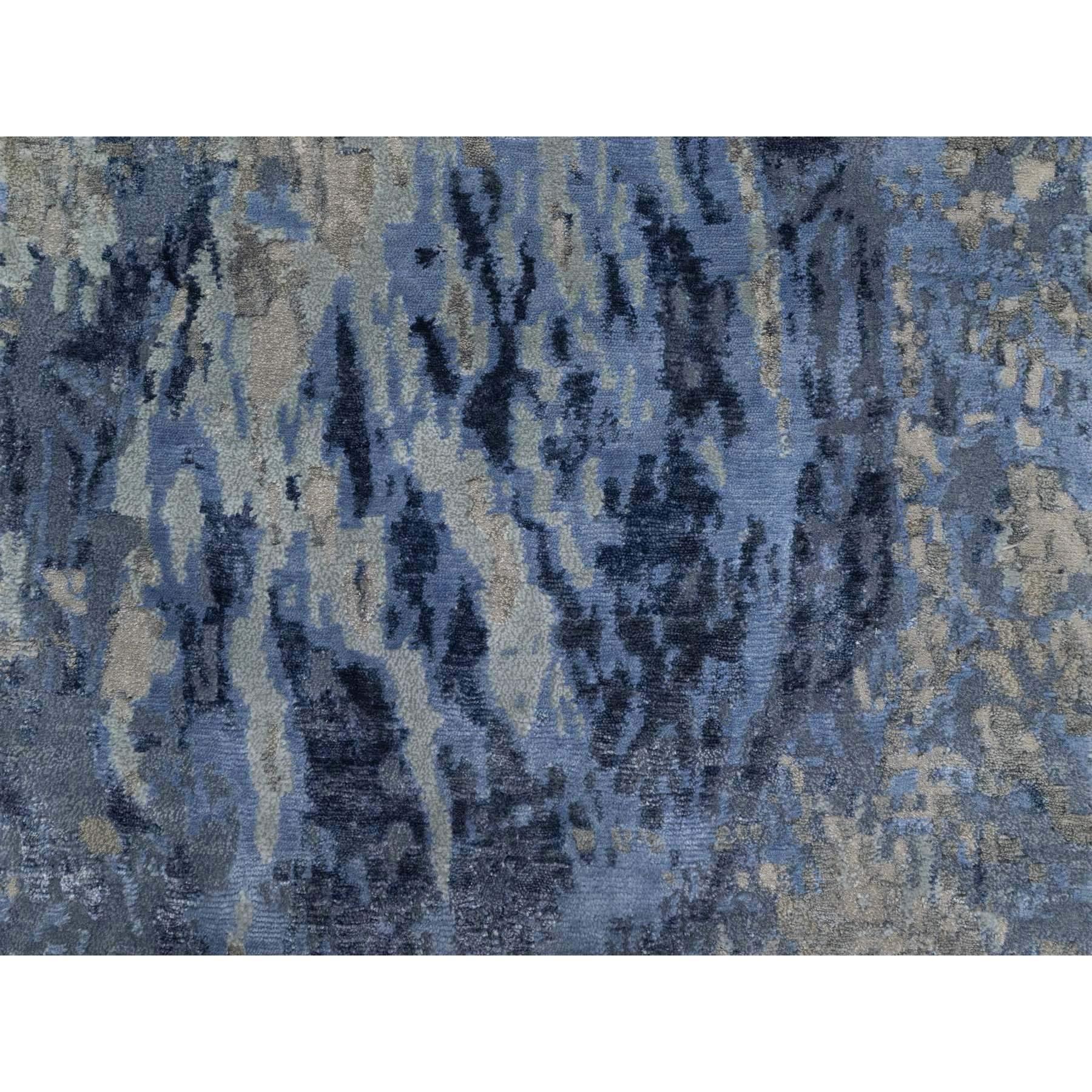 Hand-Knotted 2'7