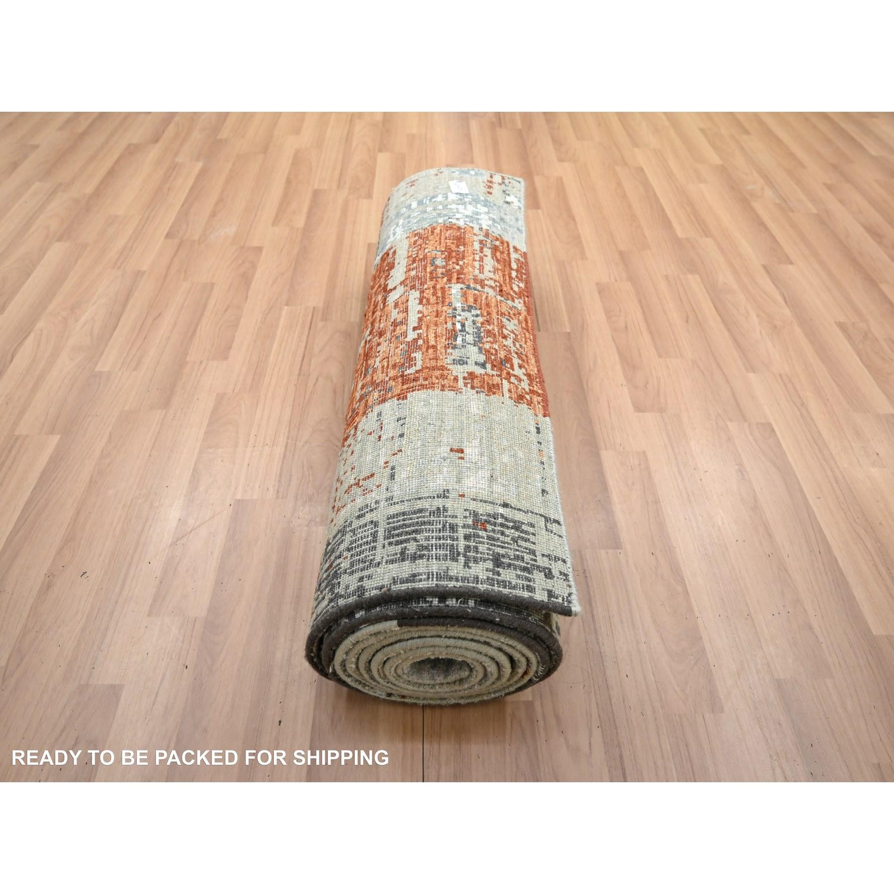 Hand-Knotted 2'7