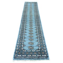 Tappeto Runner annodato a mano 2'7 "x11'10" in morbida lana grigia Mori Bokara Medallions Design