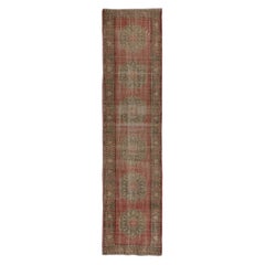 2.7x11.2 Ft handgefertigter anatolischer Vintage-Läufer in verblasstem Rot, Blau und Stein