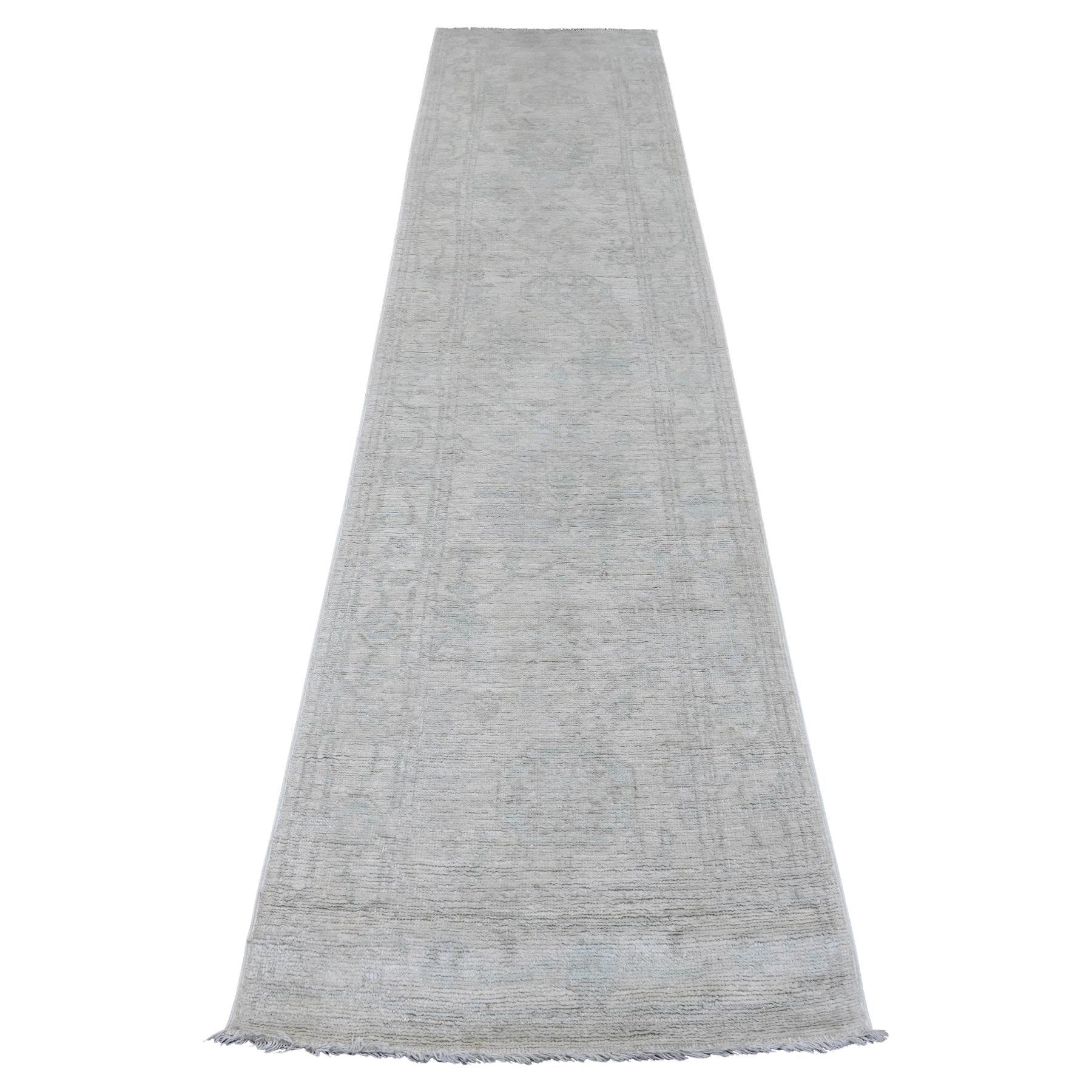 2'7"x11'7" Gray Afghan Angora Oushak Leaf Design Hand Knotted Wool Runner Rug en venta