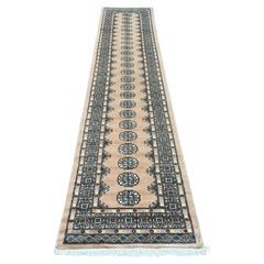 2'7"x12' Boulder White Bokara Design géométrique Tapis de course noué à la main en laine