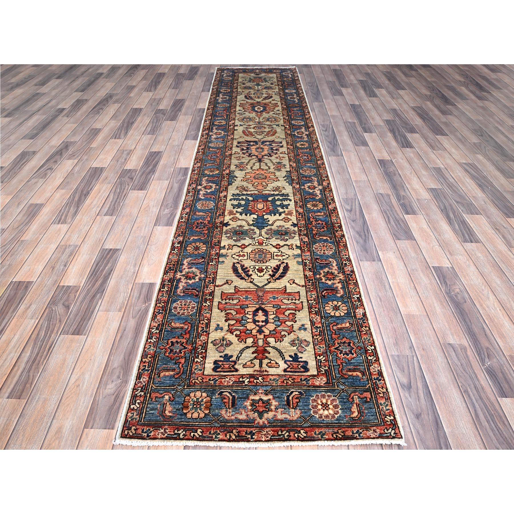 Il s'agit d'un véritable tapis d'Orient, noué à la main, en pure laine, de conception afghane Heriz, unique en son genre. Il a été noué pendant des mois et des mois selon des techniques de tissage séculaires par des artisans experts.
Matières