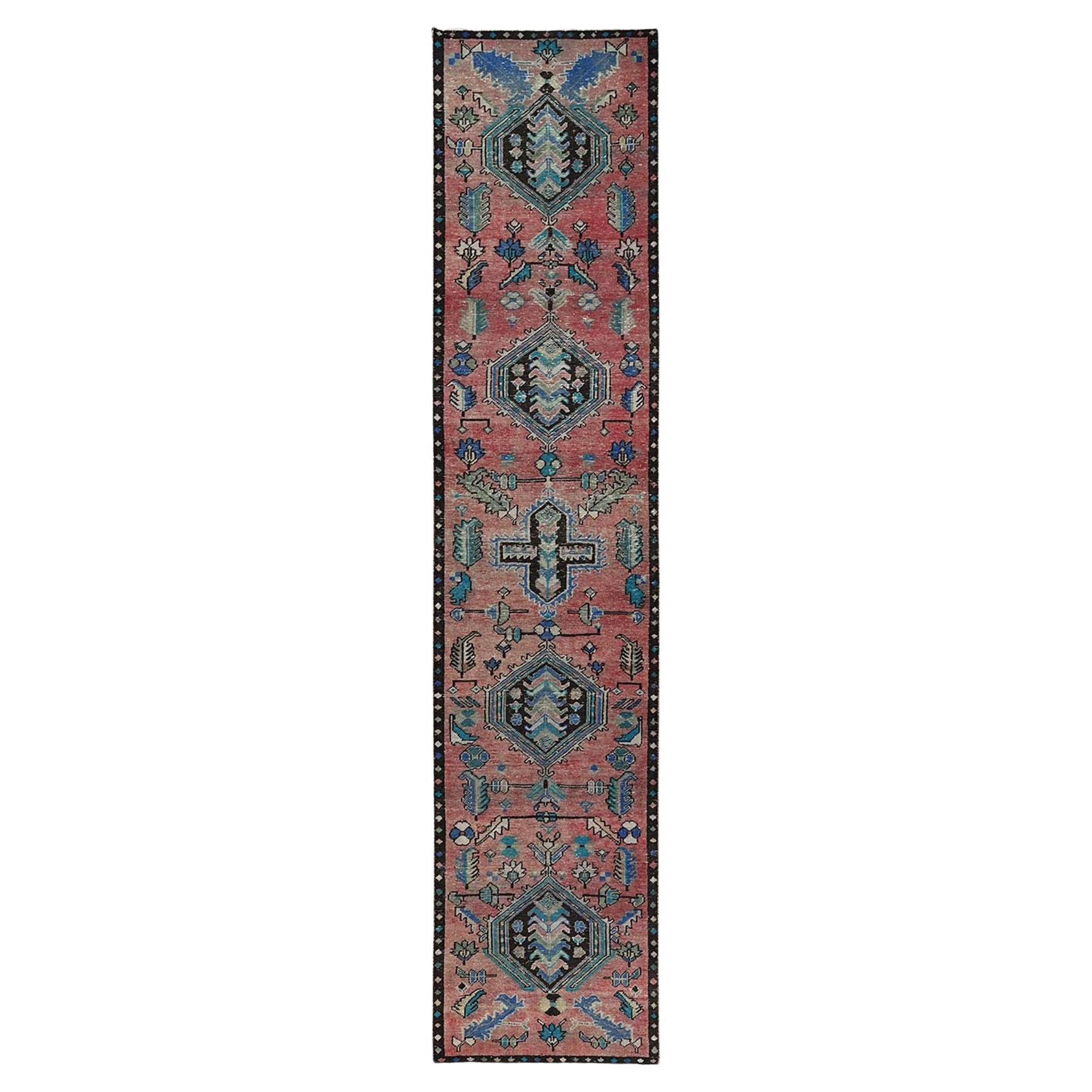 Tappeto Runner in lana persiana annodata a mano 2'7 "x12'7" rosso sovratinto Vintage Northwest