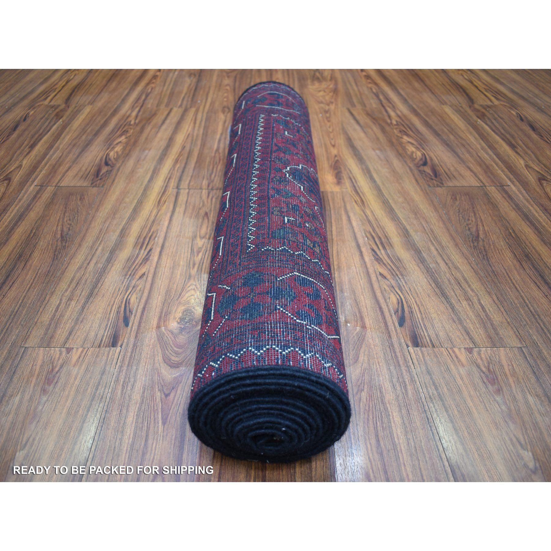Hand-Knotted 2'7