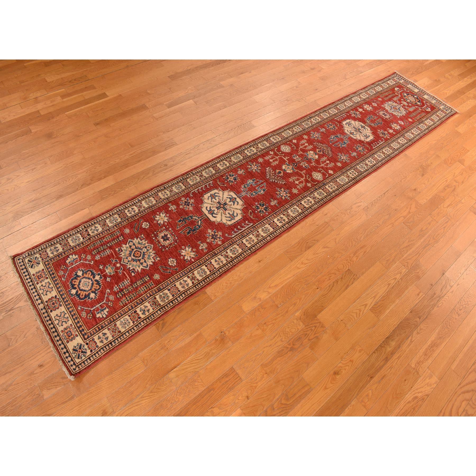 Hand-Knotted 2'7