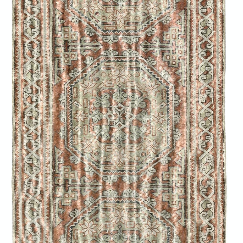 Annodato a mano Tappeto Runner per la cucina 2.7x13.7 Ft Old. Tappeto per il corridoio. Tappeto per scale. Tappeto per corridoi stretti in vendita