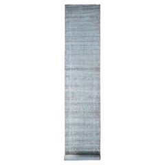 2'7 "x14' Tapis de course vert en laine et soie à motifs persans brisés, noué à la main