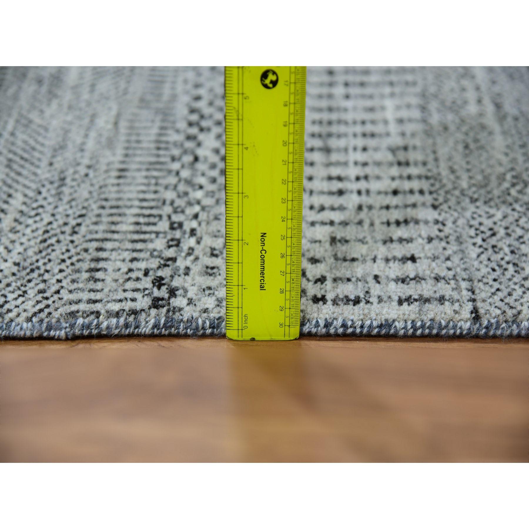 Annodato a mano Tappeto Runner XL in Lana Morbida Annodato a Mano con Design Modern Undyed Grass 2'7 