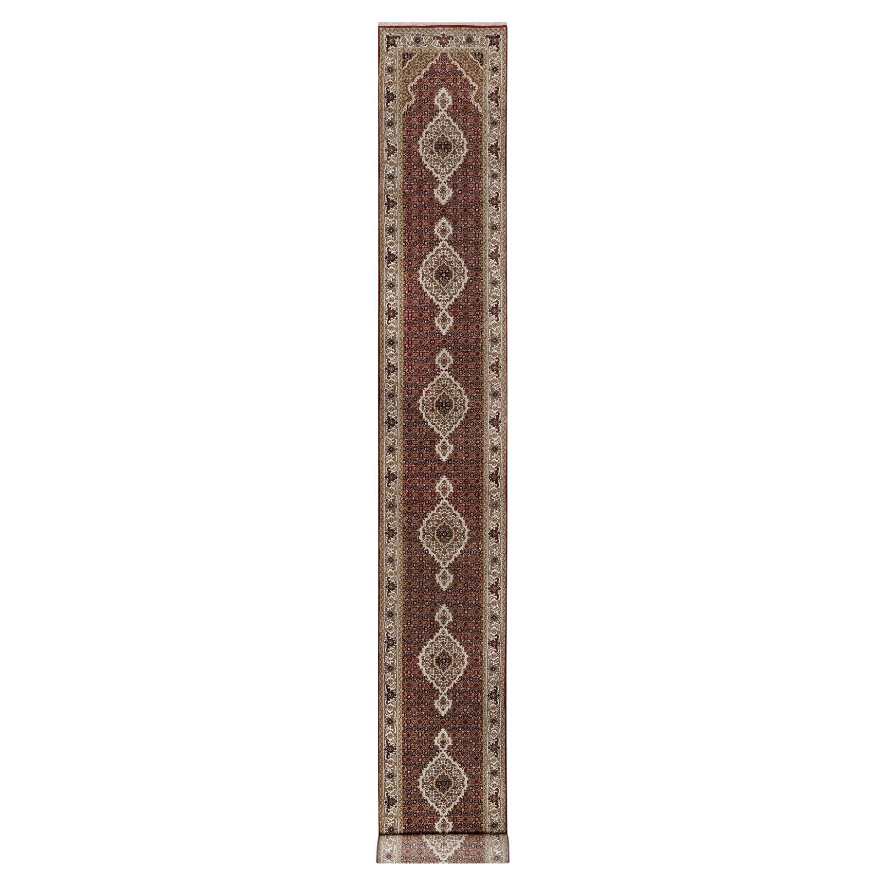 2'7 "x20'4" Rot Tabriz Mahi mit Fish Design Reine Wolle Hand geknüpft Läufer Teppich