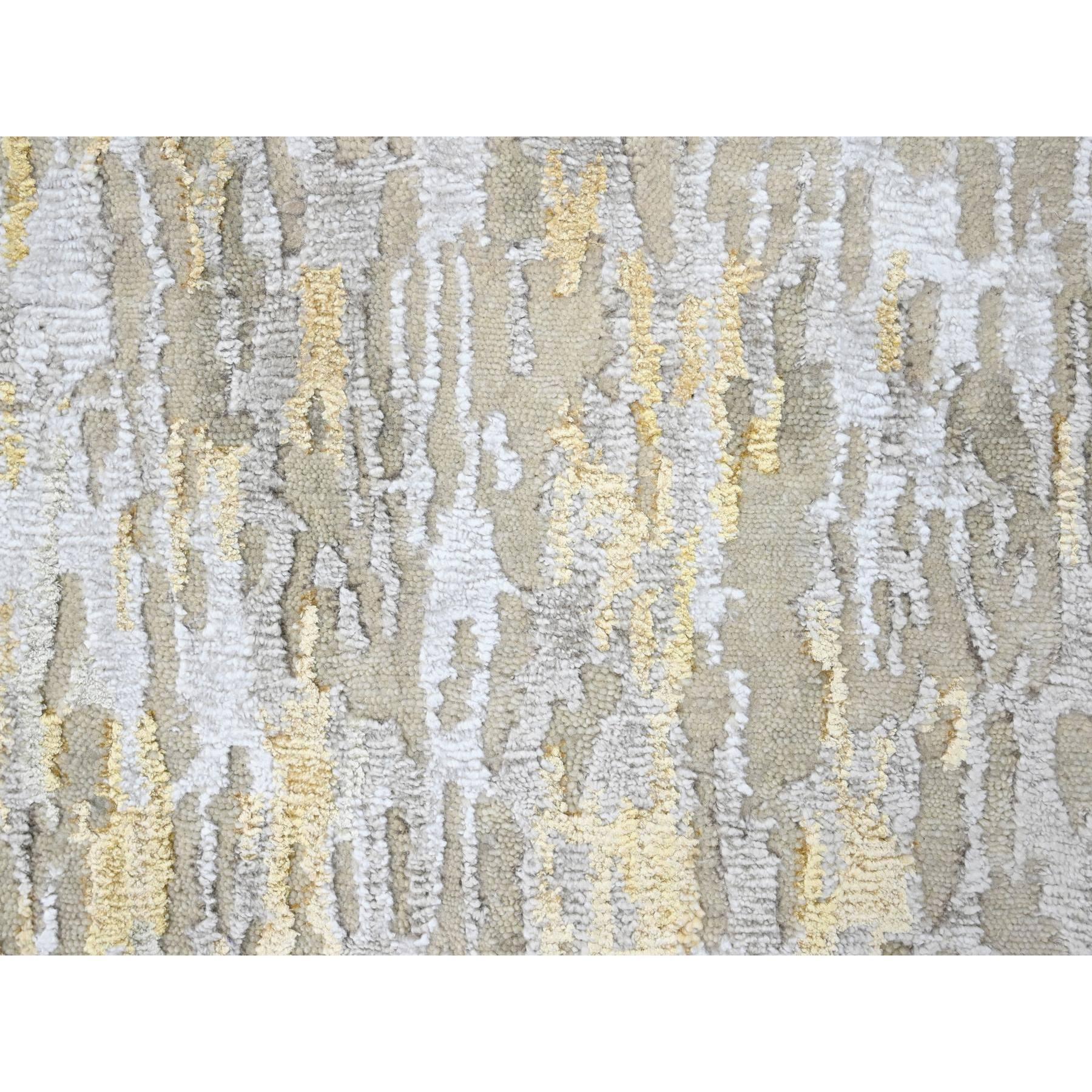 Hand-Knotted 2'7'x23'6