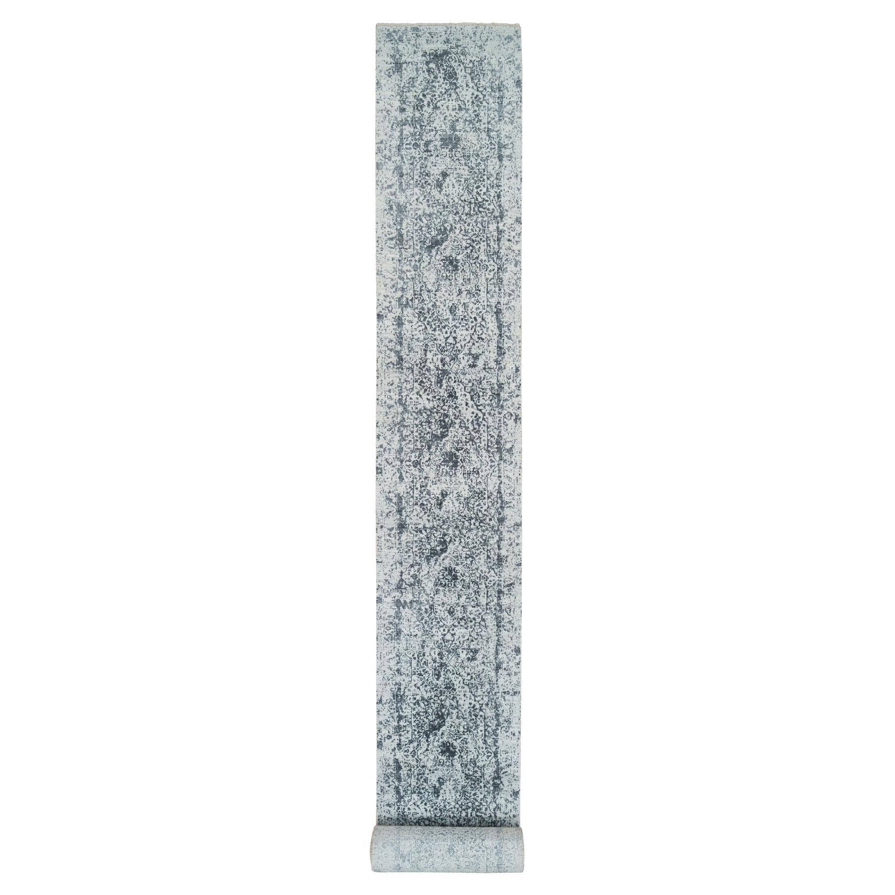 2'7"x25'8" Grauer handgeknüpfter Läufer aus Wolle und Seide im persischen Design XL