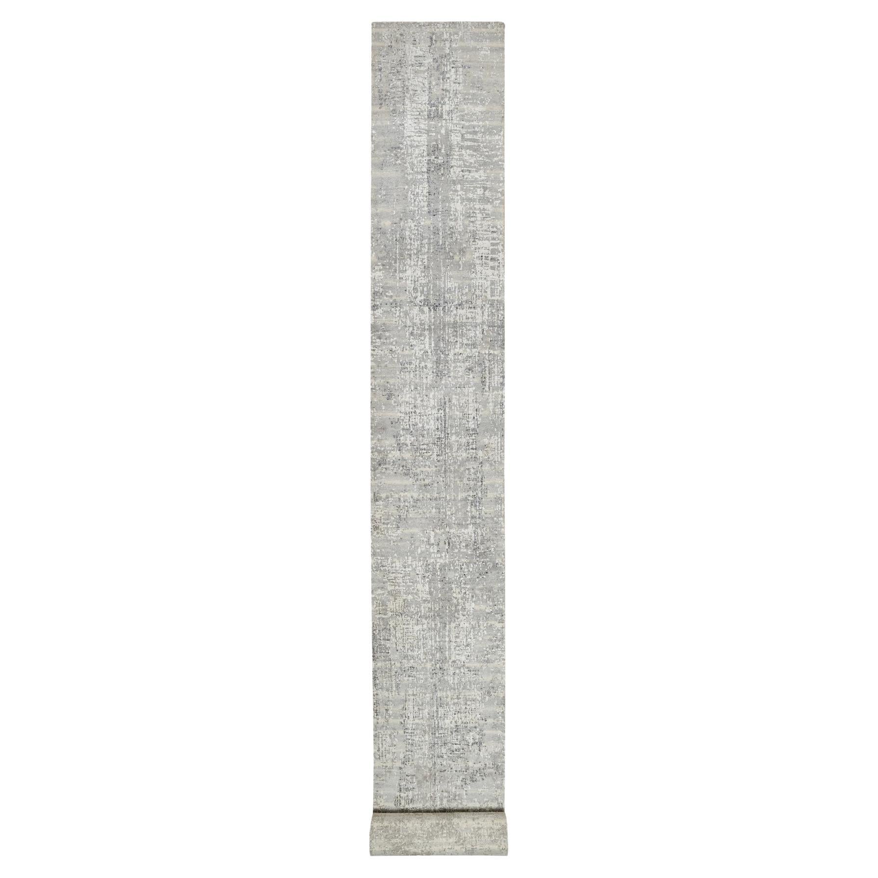 2'7 "x28' Tapis de course XL en laine naturelle non teintée au design moderne gris, noué à la main