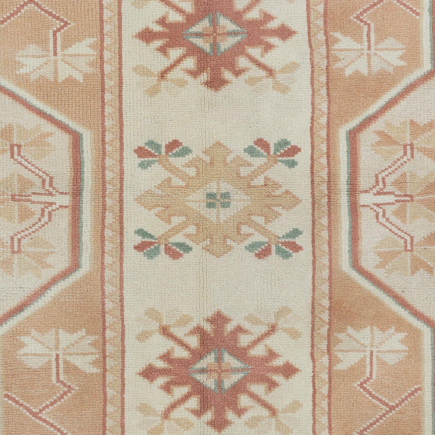 2.7x4 Ft Vintage Geometric Small Rug, Handmade Accent Rug, Turkish Door Mat In Good Condition For Sale In Spring Valley, NY