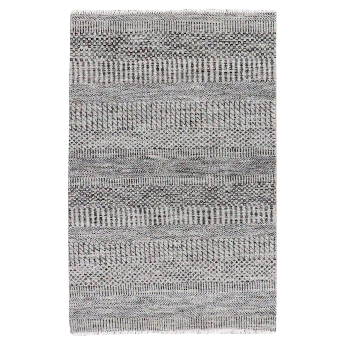2
7"x4
1" Rustic Gray Grass Design Hand Knotted Undyed Organic Wool Rug For Sale