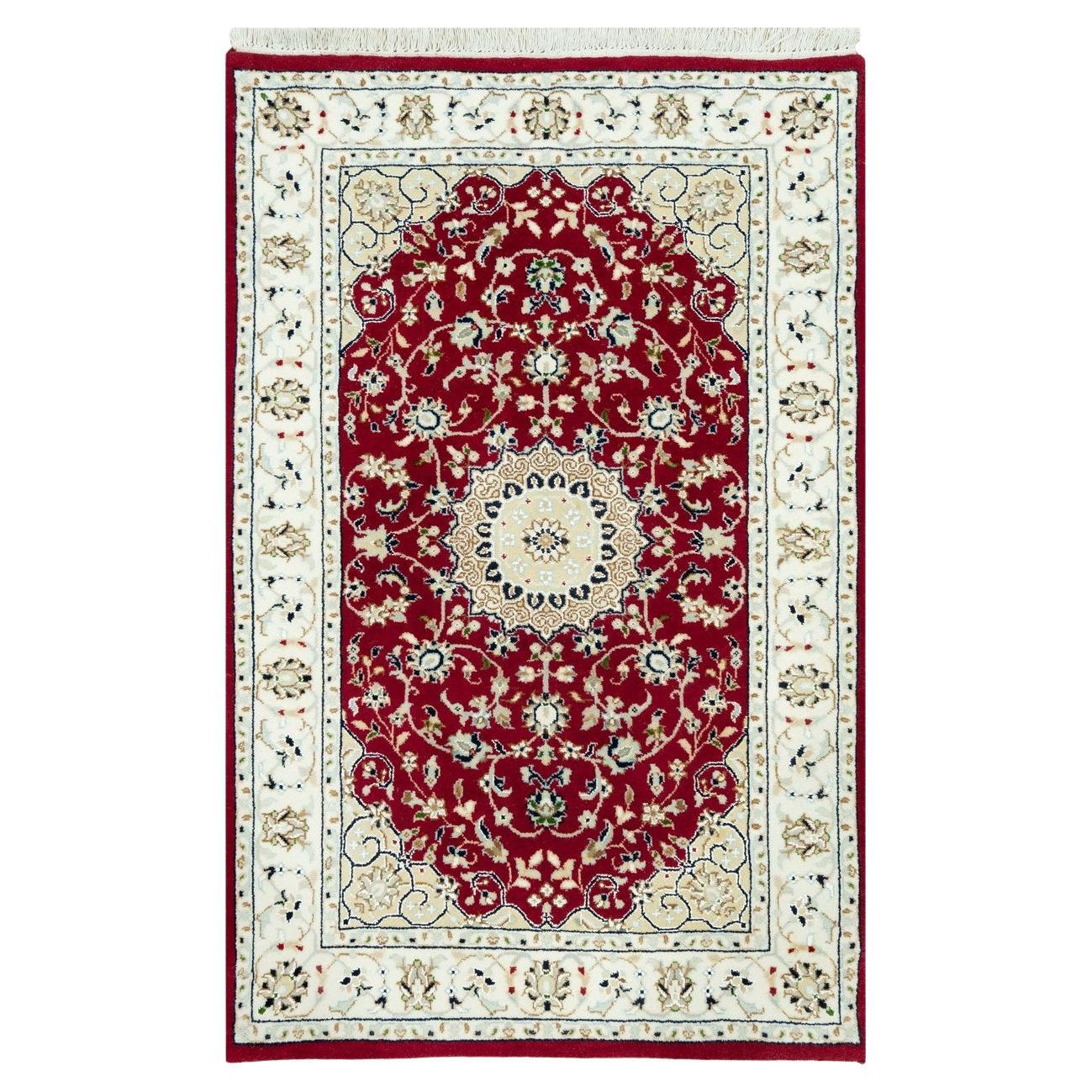 2'7 "x4'1" Sun Dried Tomato Red Nain Central Medallion Tappeto orientale annodato a mano