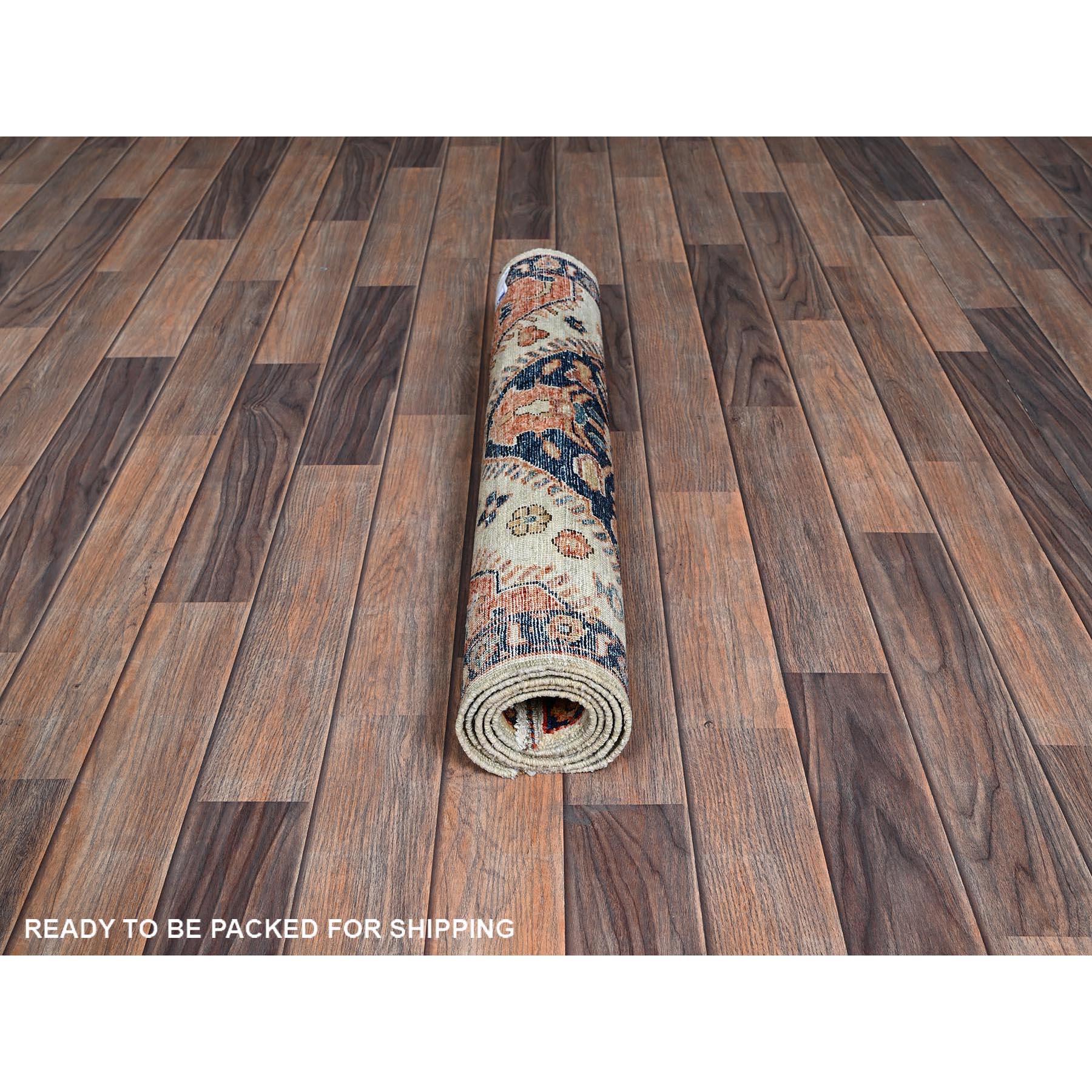 Noué à la main 2'7 