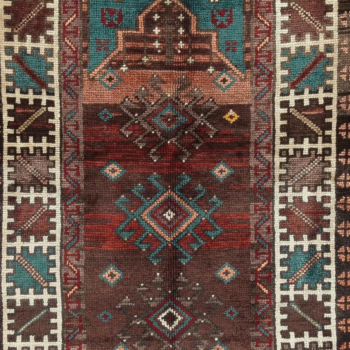 Annodato a mano 27x44 in Unico tappeto d'accento turco vintage fatto a mano in lana in vendita