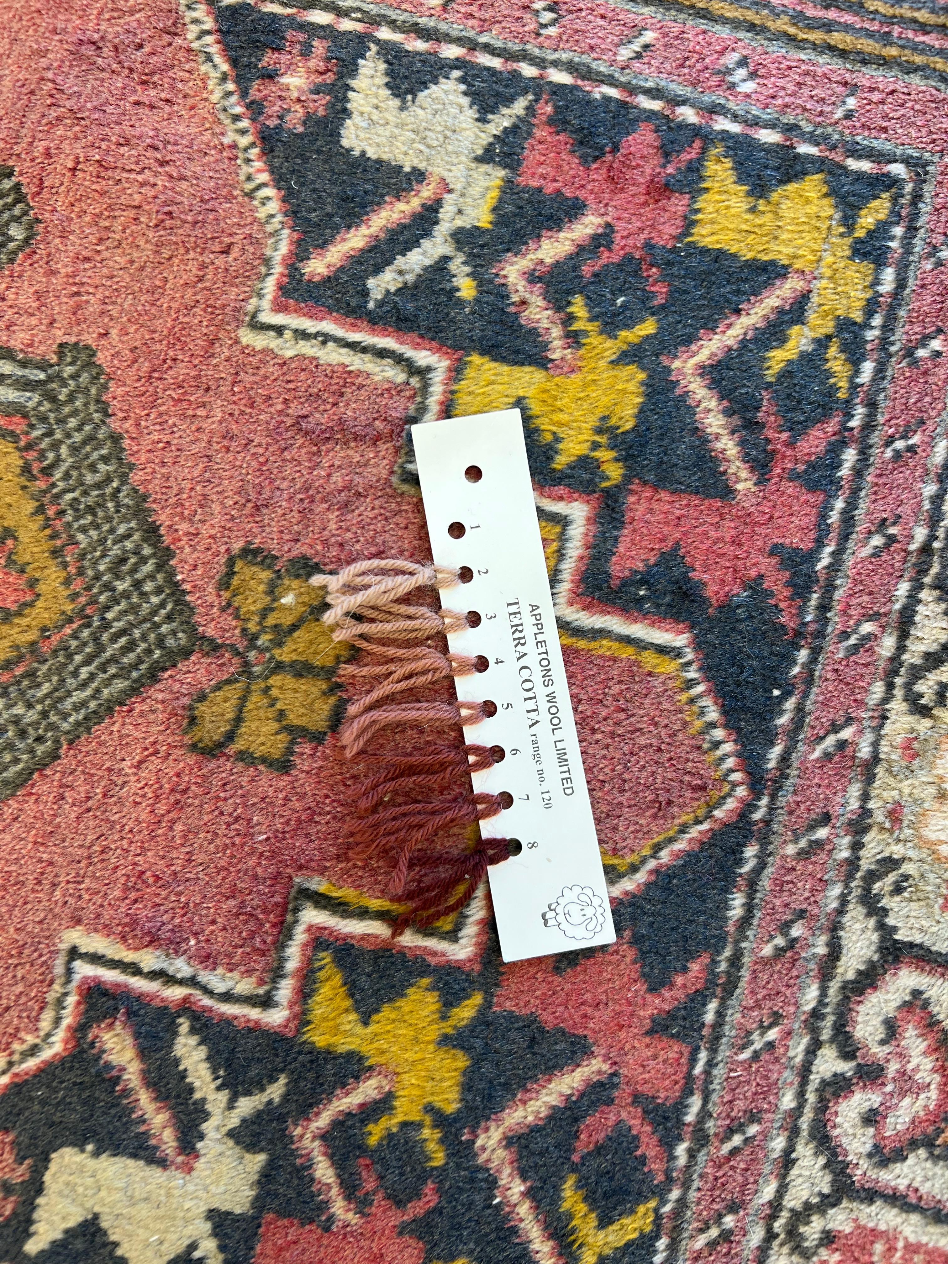 2.7x5 ft One-of-a-Kind Vintage Handmade Turkish Village Accent Rug, 100% Wool In Good Condition In Spring Valley, NY