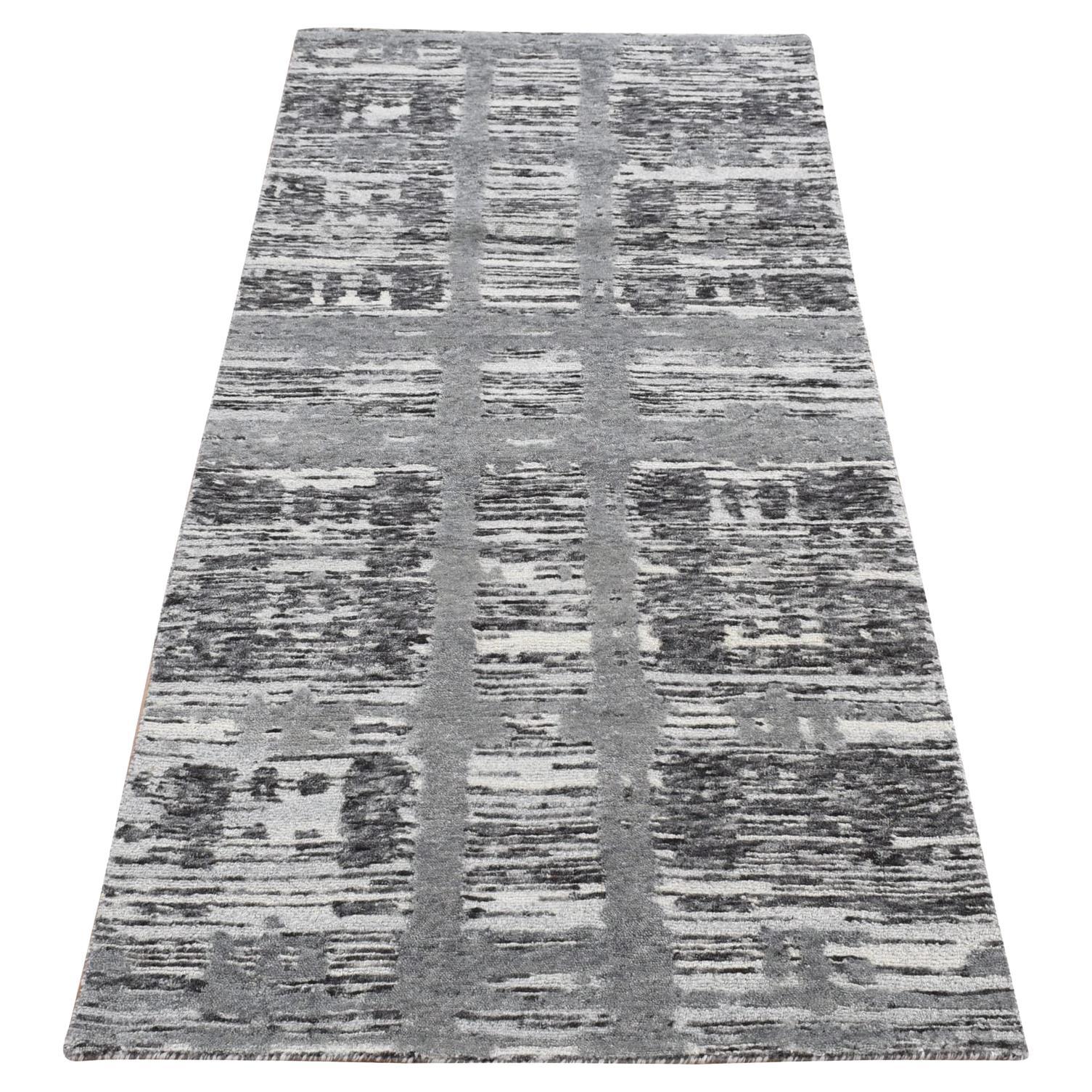 2'7 "x6' Alfombra de Corredor Anudada a Mano con Diseño Borrado Moderno de Lana Natural Gris sin Teñir