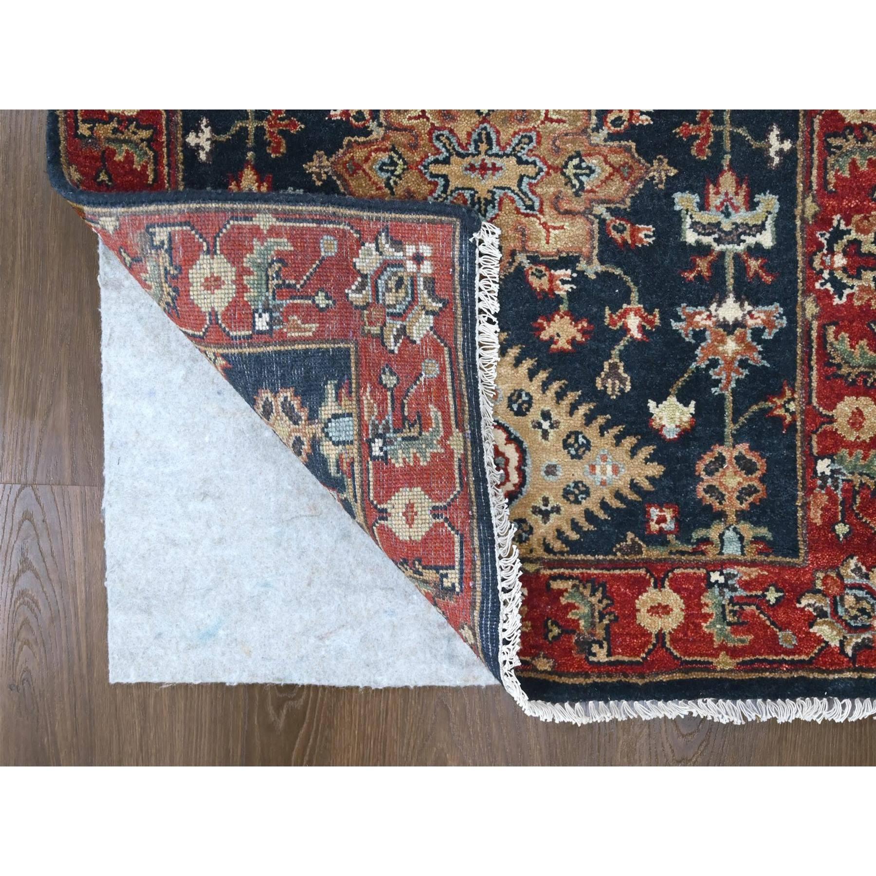 Medievale Tappeto Runner in lana annodata a mano con medaglioni tribali di Yale Blue Karajeh Design/One 2'7 