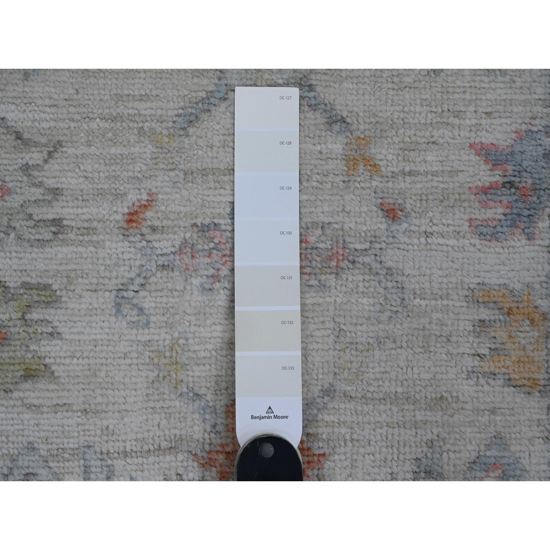 Hand-Knotted 2'7