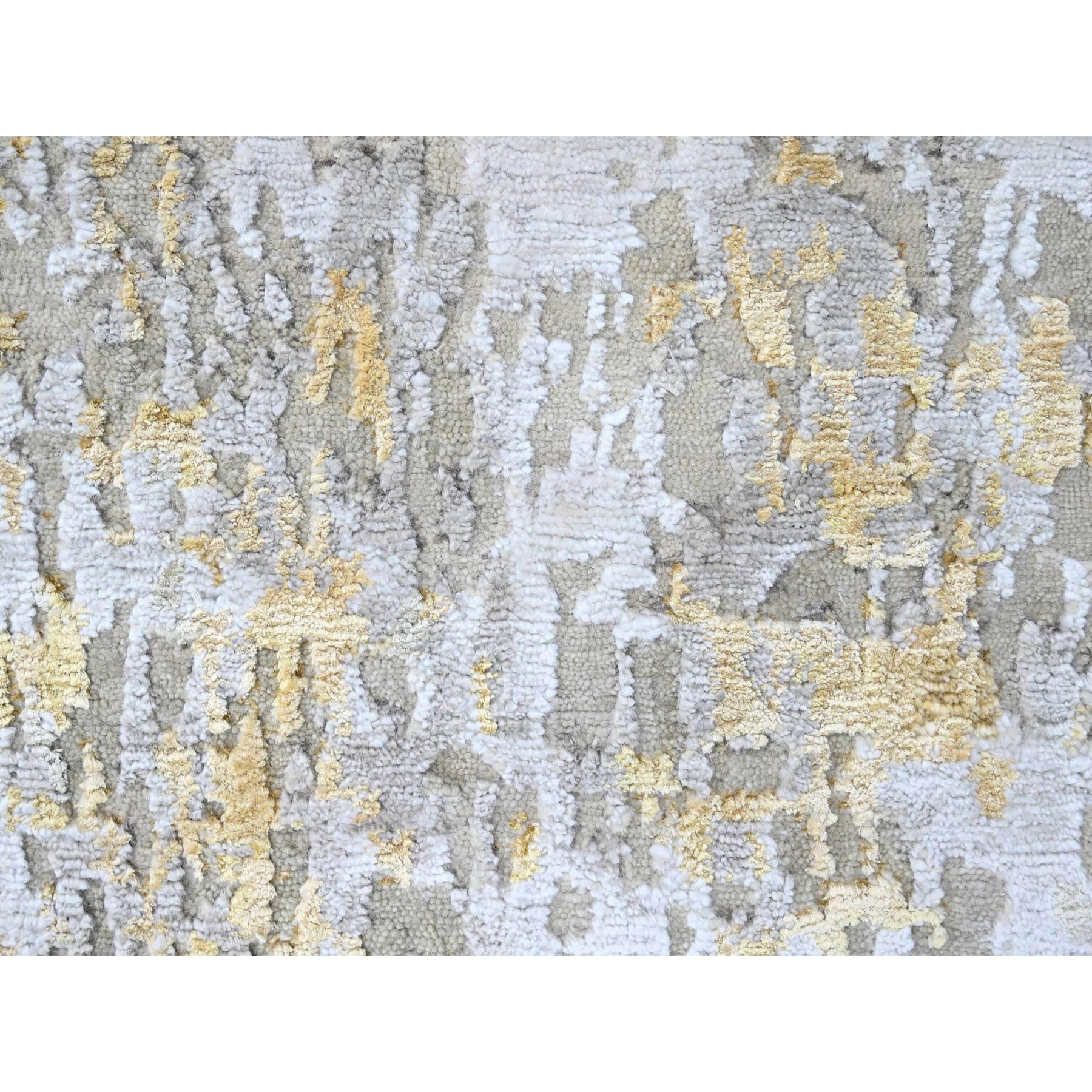 Hand-Knotted 2'7
