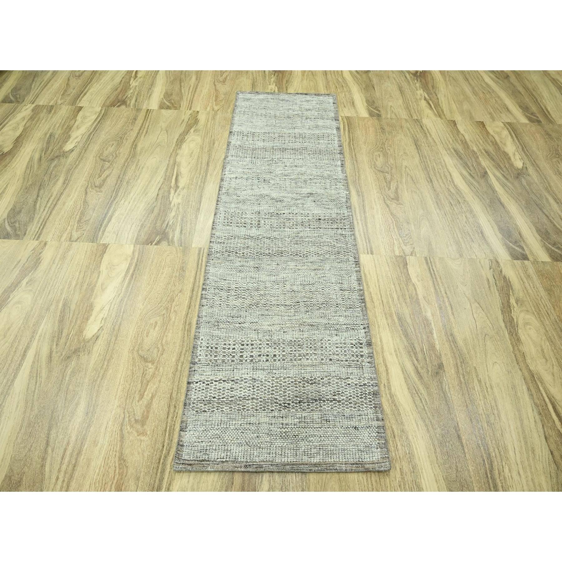 Cedar Brown, noué à la main, 100% laine, oxidized and Distressed Grass Design with Exposed Warps, Runner, Tapis d'Orient
Matières premières : Laine
Latex : Pas de poils 
hauteur : 0,25 pouces
Style : Contemporain
Couleur primaire : marron
Couleurs