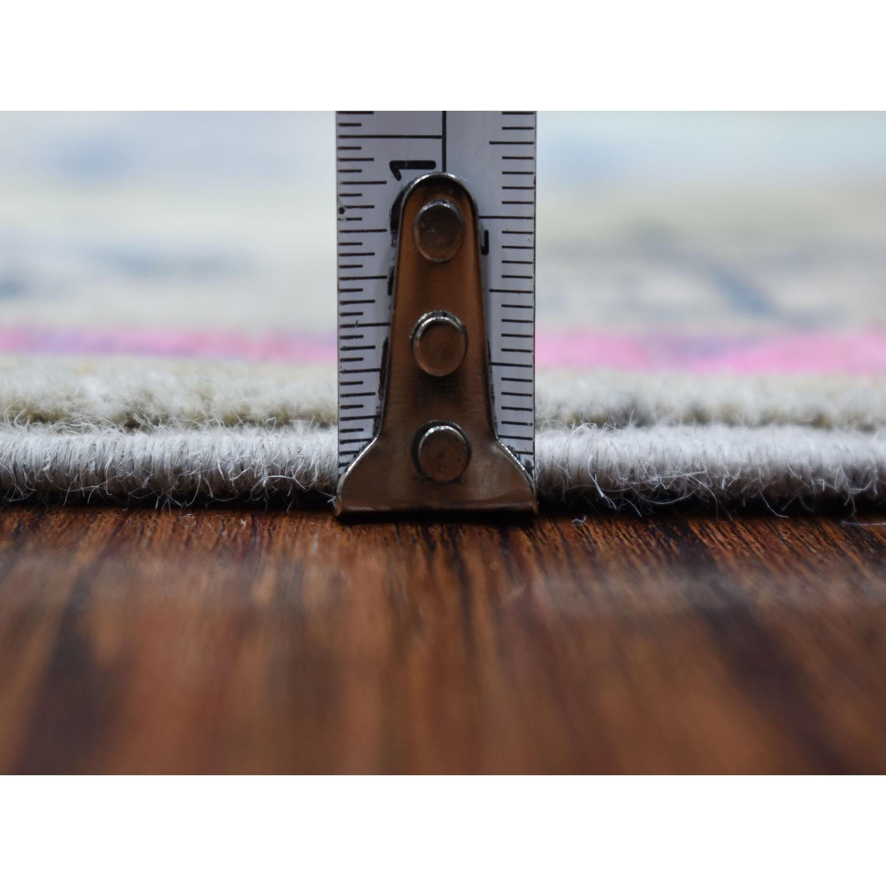 Noué à la main 2'7 