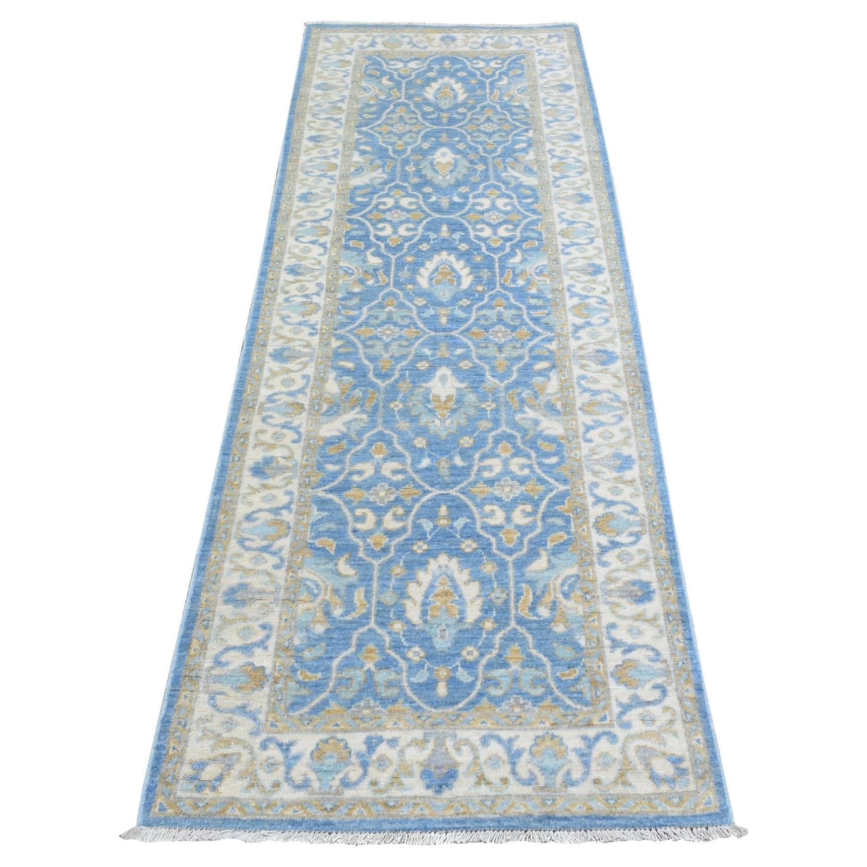 2'7"x7'7" Hellblauer, feiner Peshawar-Läufer aus Samt und Wolle, handgeknüpft im Angebot