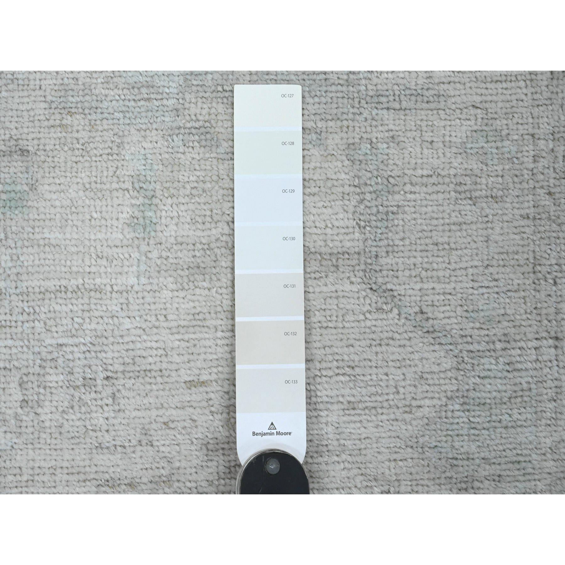 Hand-Knotted 2'7