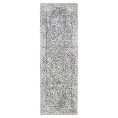 Tapis de course persan Broken Design noué à la main en laine et pure soie grise 2'7"x7'9"