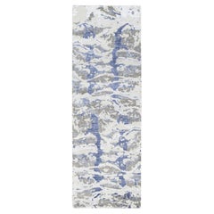 2'7"x8' Beige with Touches Of Blue Modern Wool And Silk Hand Knotted Rug