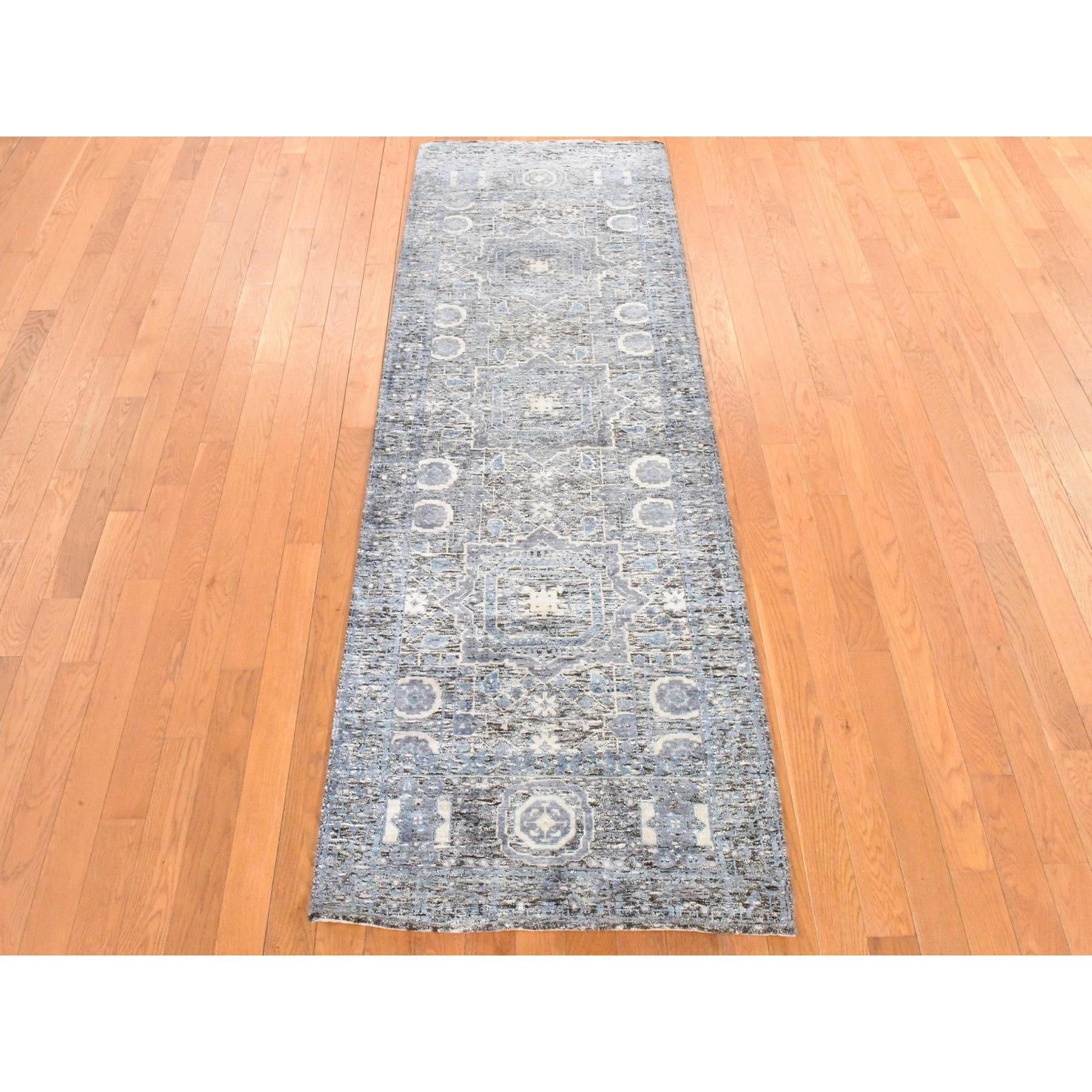 Blu polvere, disegno Mamluke in seta, slavato, annodato a mano, orientale, ampio tappeto runner
Materiali primari: Seta
Lattice: No Pile 
altezza: 0,25 pollici
Stile: Tradizionale
Colore primario: Blu
Colori secondari: Avorio, Beige
Modello: