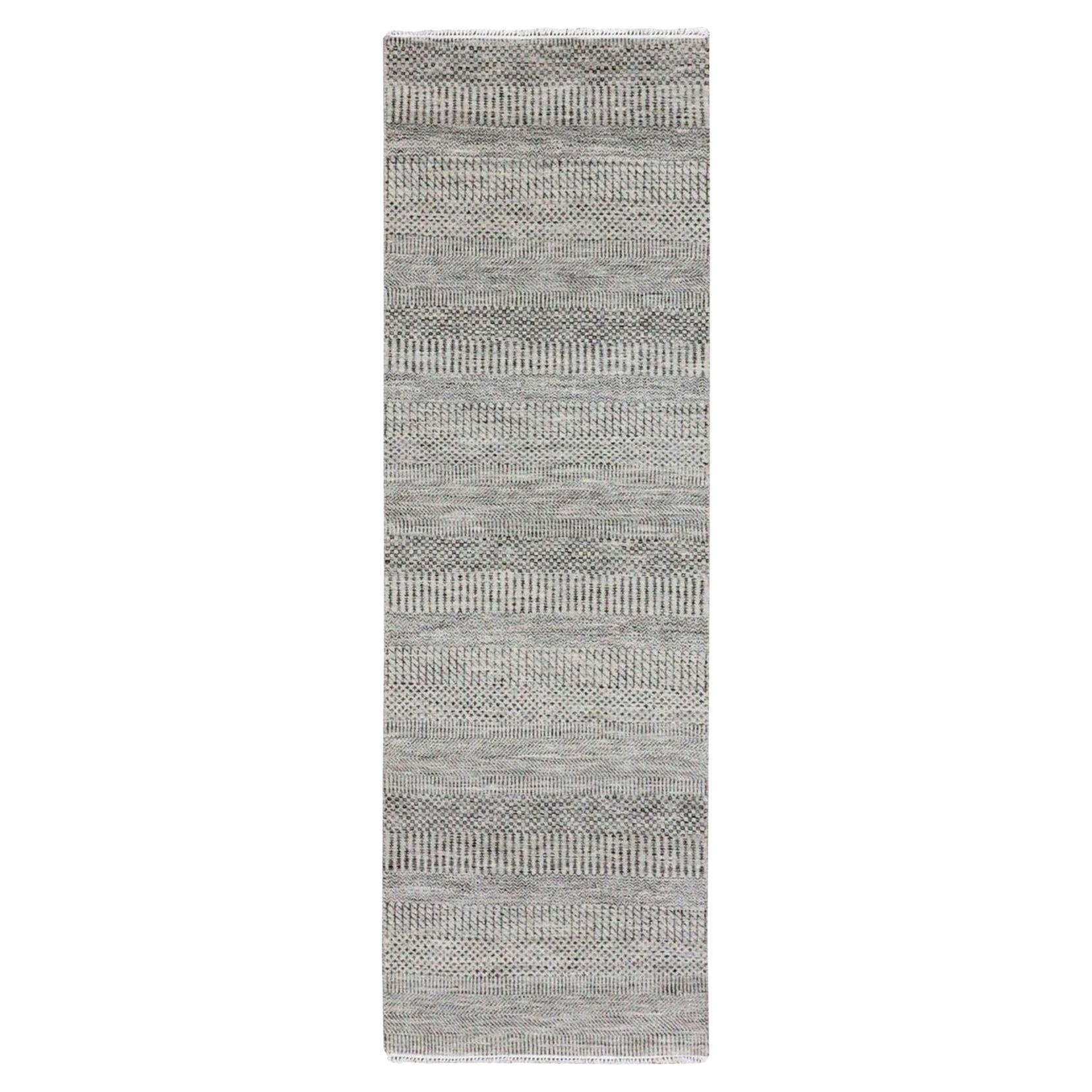 2'7 "x8' Alfombra de Pasar de Lana Ecológica sin Teñir, Anudada a Mano, Diseño Hierba Gris Potente