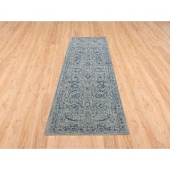 2'7"x8'1" Fine Jacquard Wool and Plant Based Silk Hand Loomed Gray Runner Rug