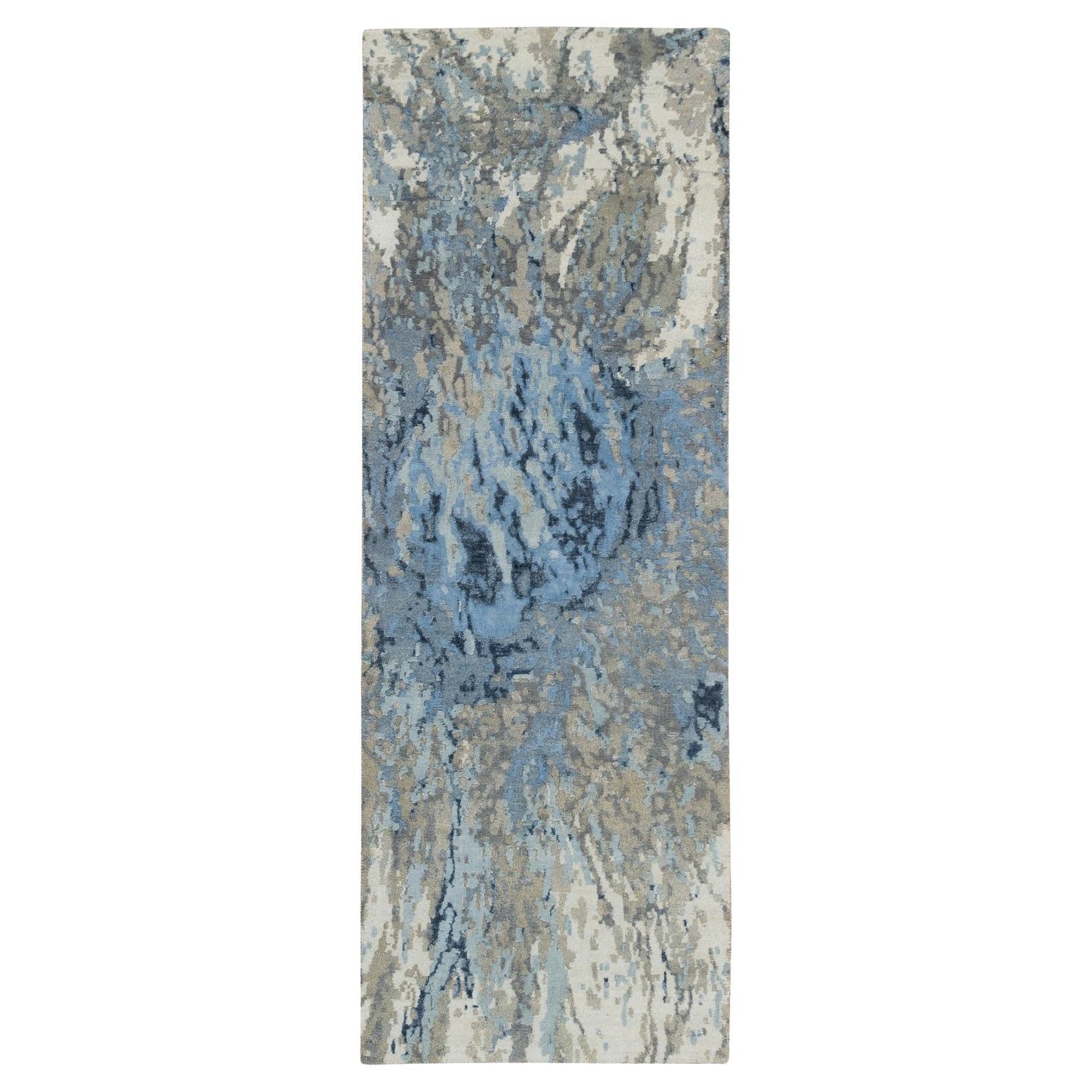 2'7 "x8'1" grigio e blu, disegno astratto, tappeto runner in lana e seta annodato a mano