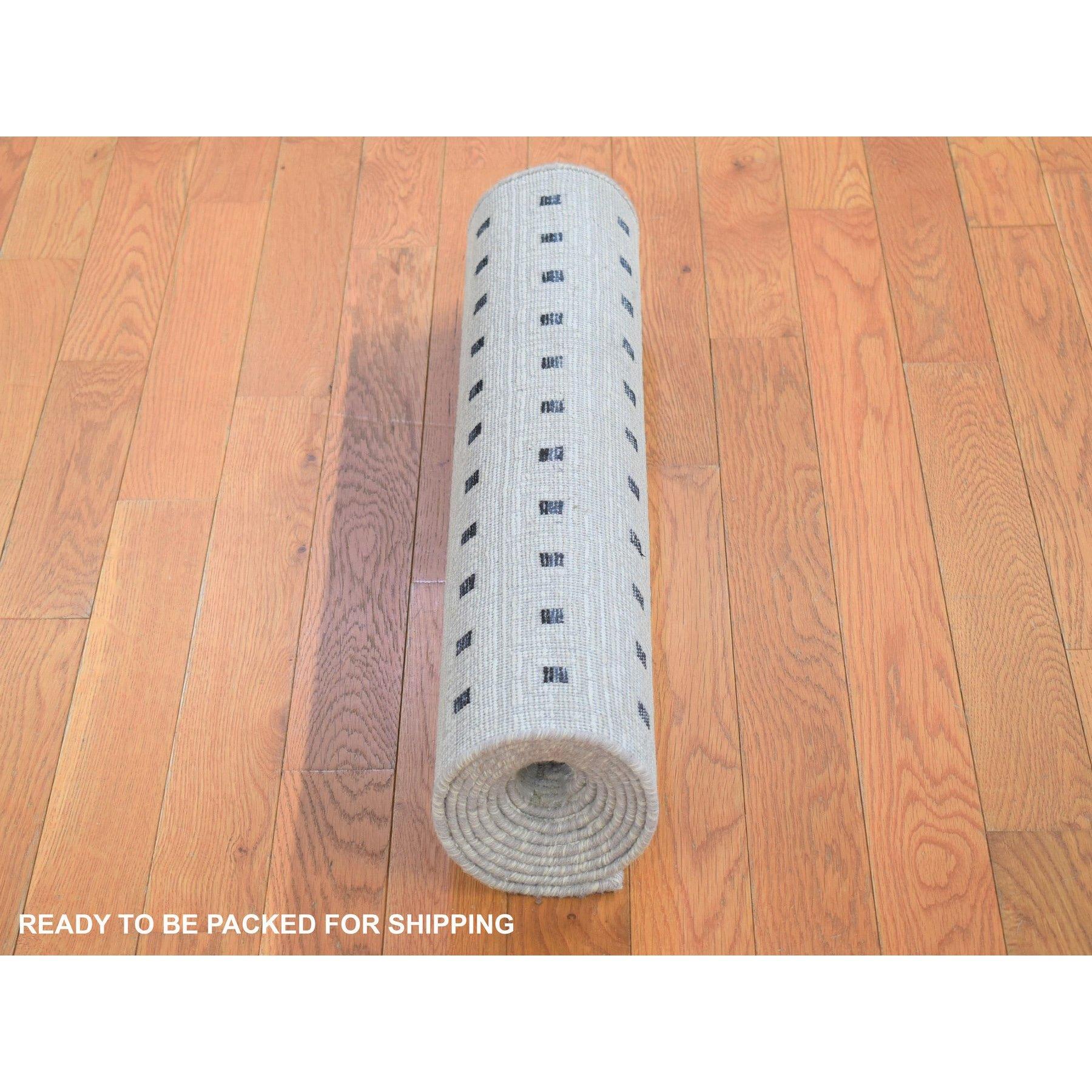 Tapis de couloir ivoire en pure soie avec carrés noués à la main de 2'7