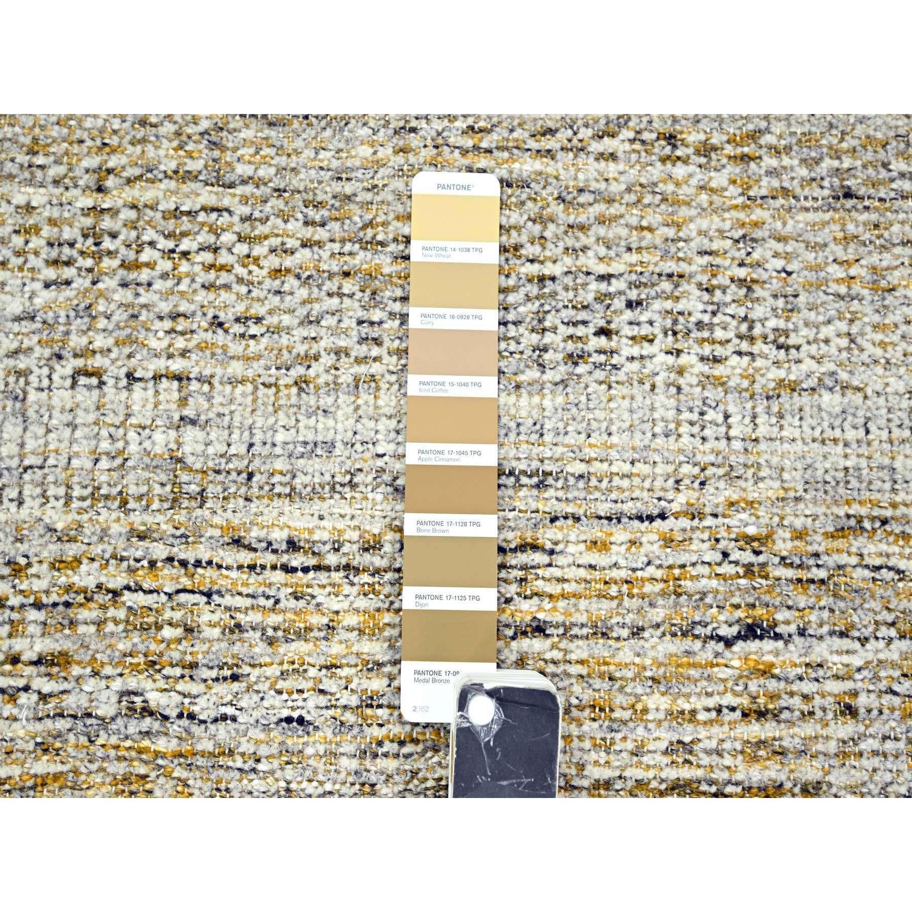 Indiano Tappeto Runner in pura lana bianco e oro annodato a mano con disegno di erba ossidata 2'7 
