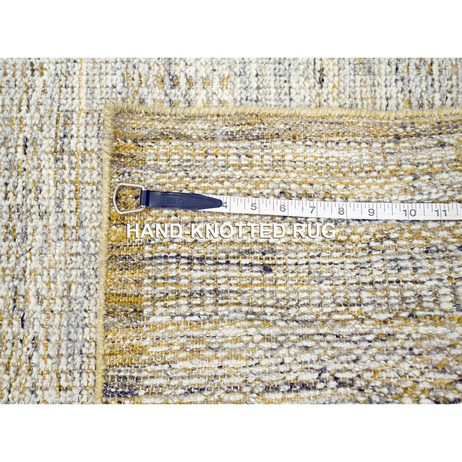 XXI secolo e contemporaneo Tappeto Runner in pura lana bianco e oro annodato a mano con disegno di erba ossidata 2'7 