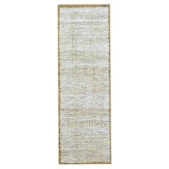 Tappeto Runner in pura lana bianco e oro annodato a mano con disegno di erba ossidata 2'7 "x8'2"